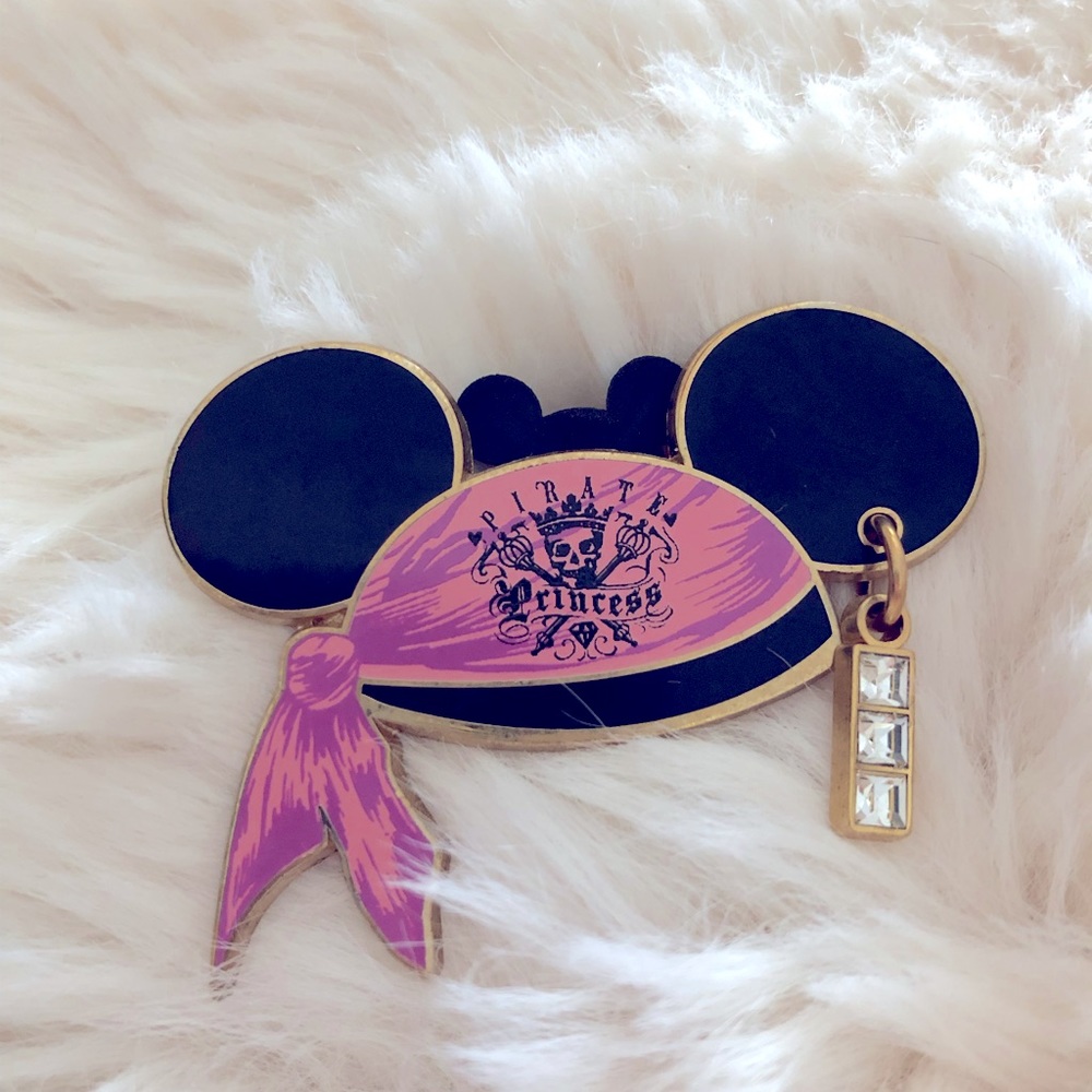 Minnie Pirates of the Caribbean Pin 🏴‍☠️